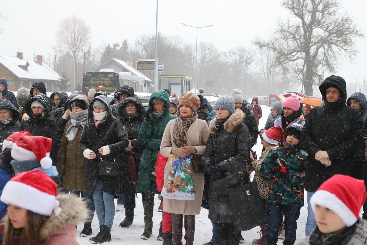Wigilia na osiedlu Stacja [11.12.2022] - zdjęcie #62 - eOstroleka.pl