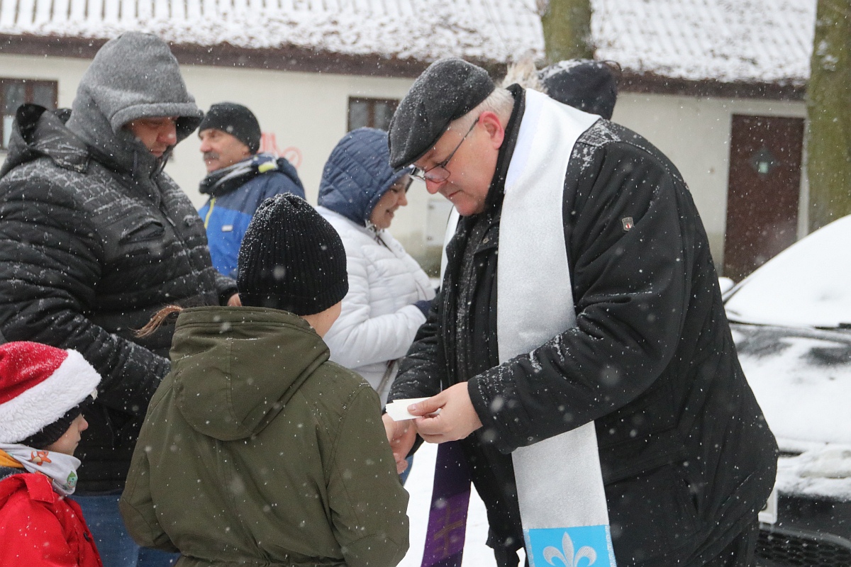 Wigilia na osiedlu Stacja [11.12.2022] - zdjęcie #44 - eOstroleka.pl