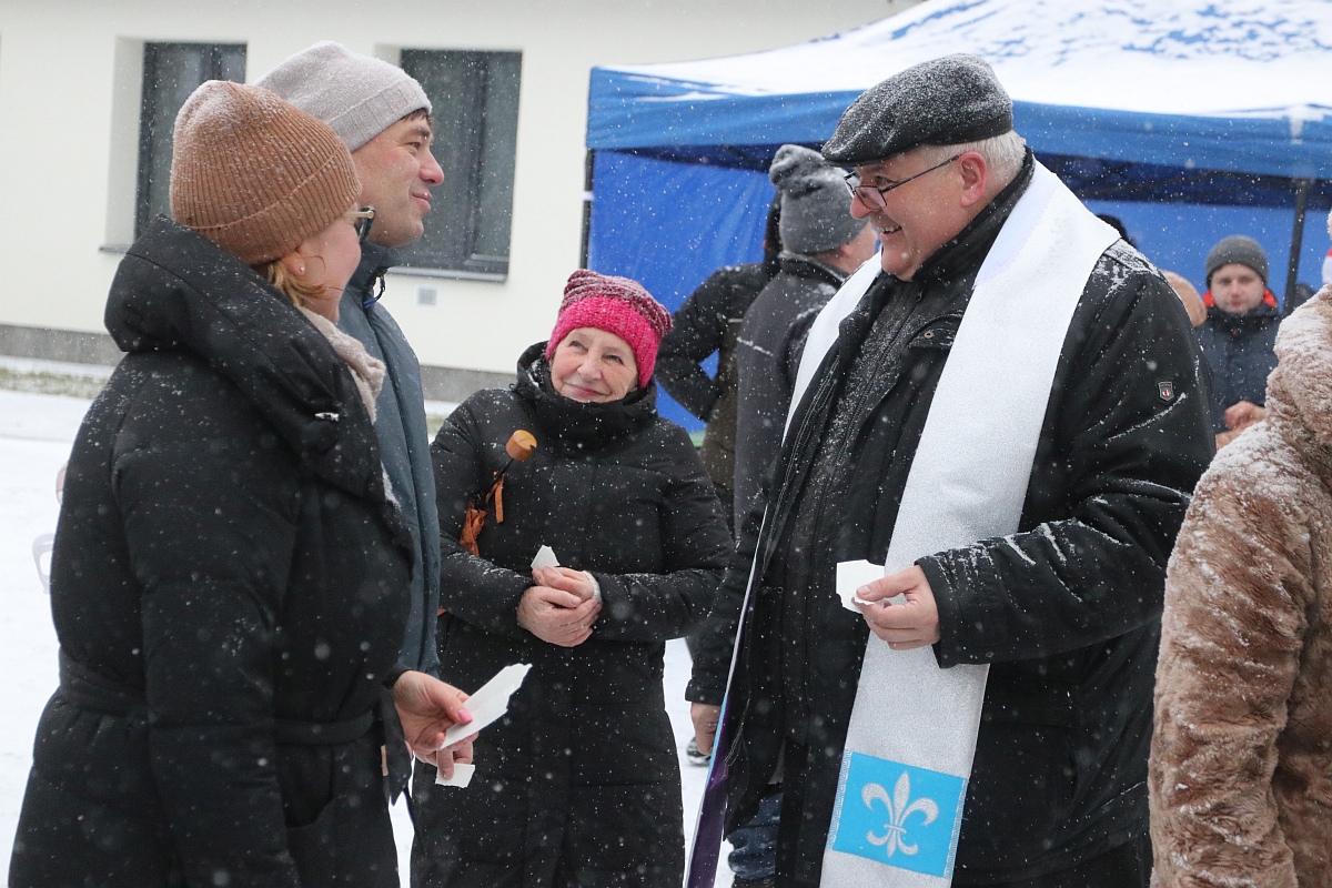 Wigilia na osiedlu Stacja [11.12.2022] - zdjęcie #54 - eOstroleka.pl