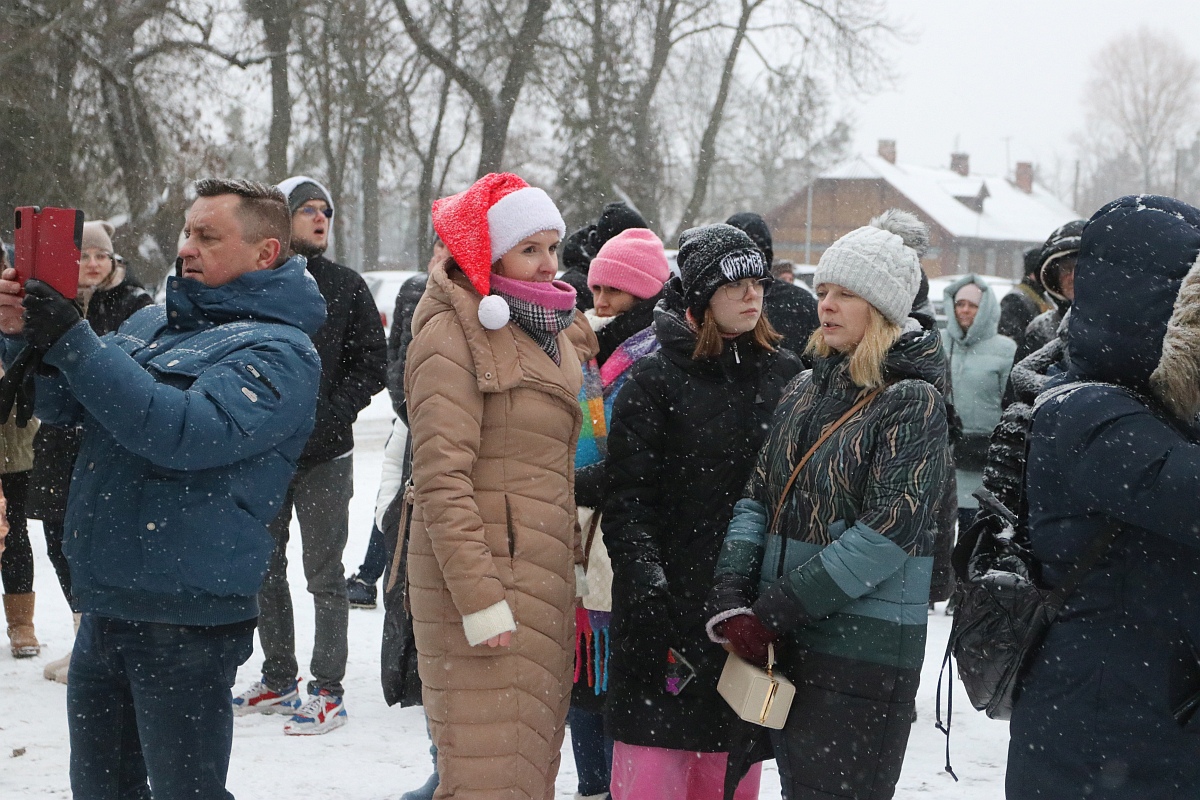 Wigilia na osiedlu Stacja [11.12.2022] - zdjęcie #57 - eOstroleka.pl