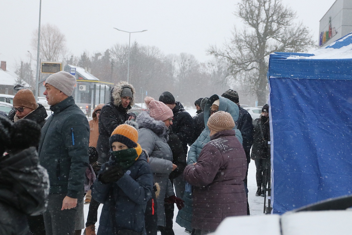 Wigilia na osiedlu Stacja [11.12.2022] - zdjęcie #66 - eOstroleka.pl