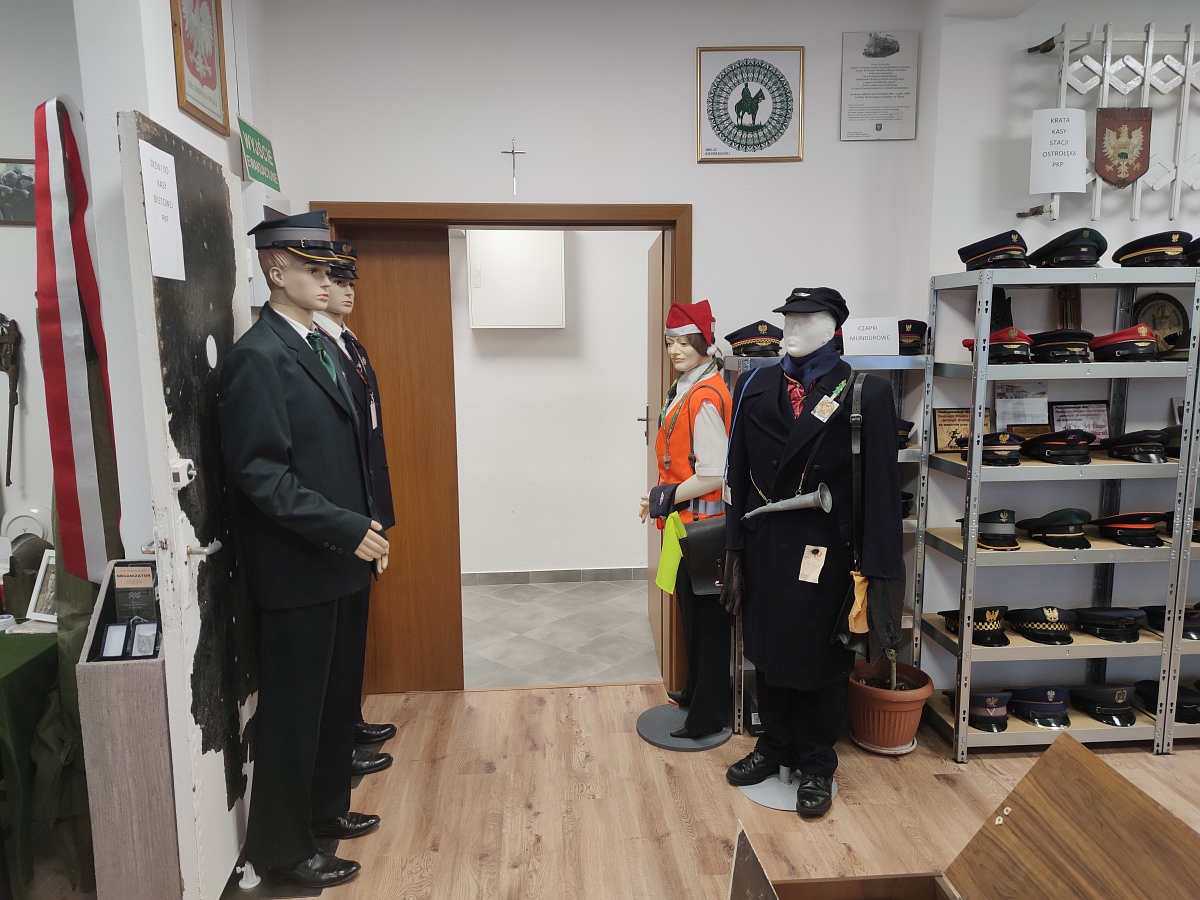 Muzeum – Kasa Biletowa z pamiątkami kolejowymi Jerzego Grabowskiego - zdjęcie #19 - eOstroleka.pl