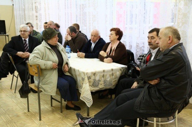 Wybory na os. Pomian (08-04-2011) - zdjęcie #21 - eOstroleka.pl