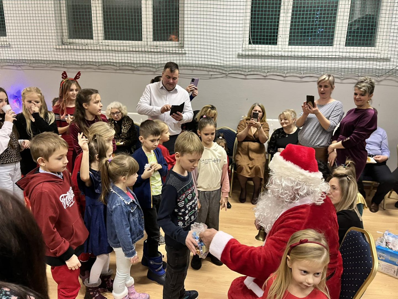 Opłatkowe spotkanie mieszkańców Olszewki i Szwendrowego Mostu [12.12.2022] - zdjęcie #11 - eOstroleka.pl