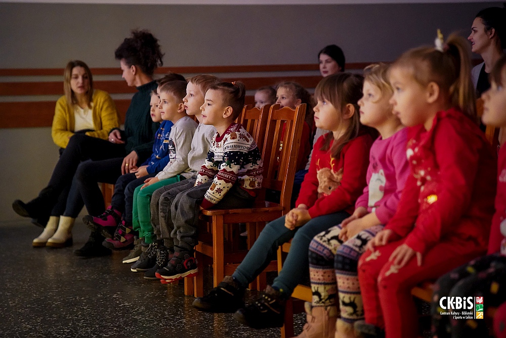 Teatr Katarynka ze spektaklem ’Polarna Przygoda’’ w Lelisie [14.12.2022] - zdjęcie #19 - eOstroleka.pl