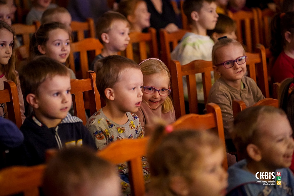 Teatr Katarynka ze spektaklem ’Polarna Przygoda’’ w Lelisie [14.12.2022] - zdjęcie #12 - eOstroleka.pl