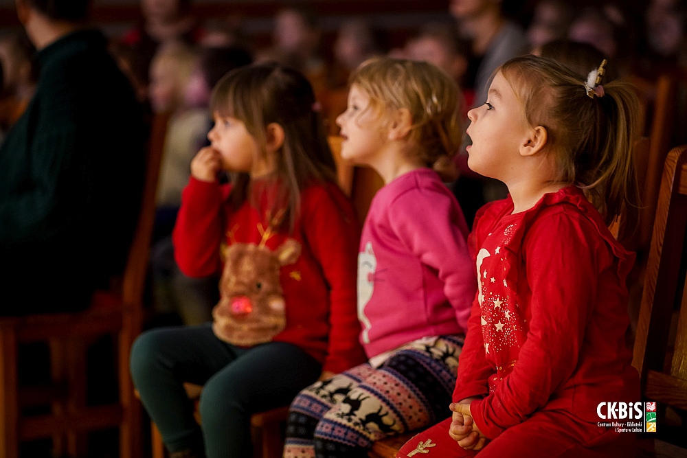 Teatr Katarynka ze spektaklem ’Polarna Przygoda’’ w Lelisie [14.12.2022] - zdjęcie #9 - eOstroleka.pl