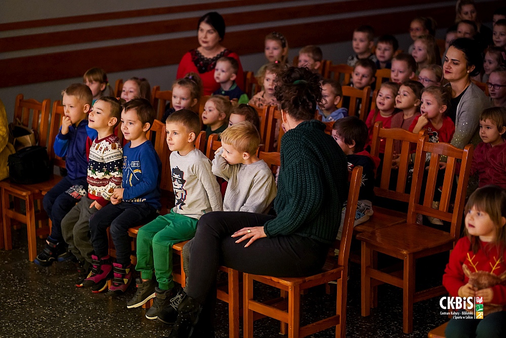 Teatr Katarynka ze spektaklem ’Polarna Przygoda’’ w Lelisie [14.12.2022] - zdjęcie #6 - eOstroleka.pl
