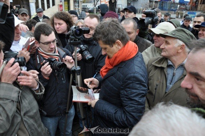 Janusz Palikot w Ostrołęce (09.04.2011) - zdjęcie #46 - eOstroleka.pl
