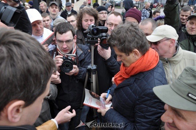 Janusz Palikot w Ostrołęce (09.04.2011) - zdjęcie #45 - eOstroleka.pl