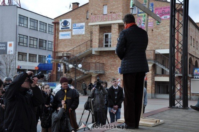 Janusz Palikot w Ostrołęce (09.04.2011) - zdjęcie #32 - eOstroleka.pl