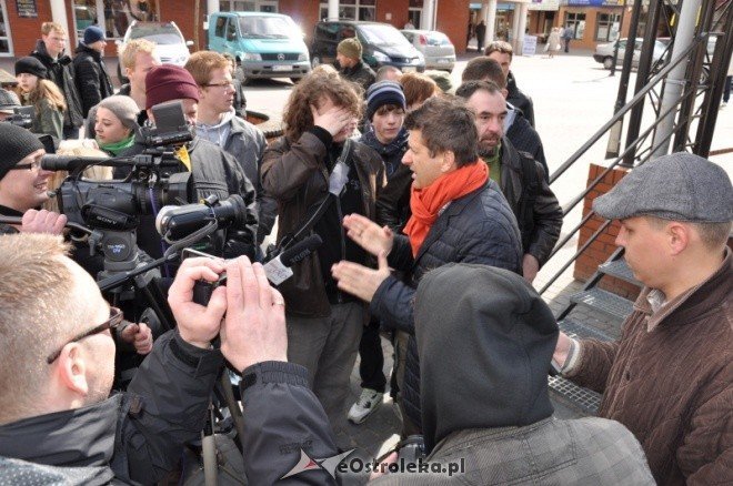 Janusz Palikot w Ostrołęce (09.04.2011) - zdjęcie #20 - eOstroleka.pl