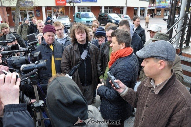 Janusz Palikot w Ostrołęce (09.04.2011) - zdjęcie #19 - eOstroleka.pl
