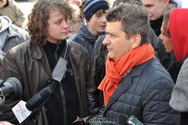 Janusz Palikot w Ostrołęce (09.04.2011) - zdjęcie #15 - eOstroleka.pl