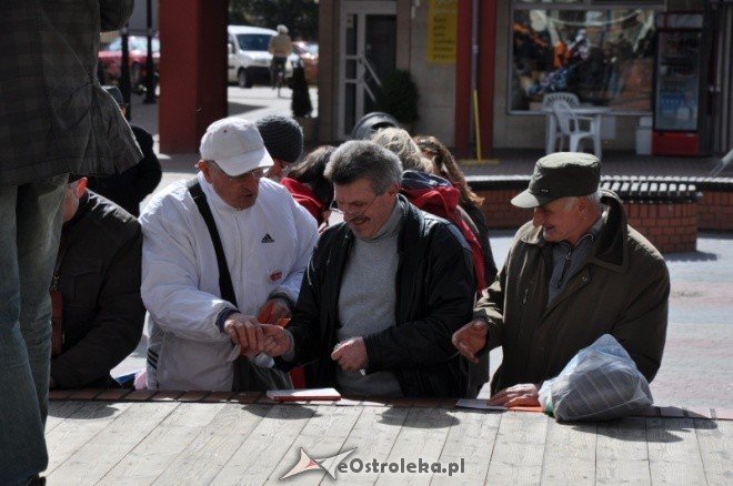 Janusz Palikot w Ostrołęce (09.04.2011) - zdjęcie #13 - eOstroleka.pl