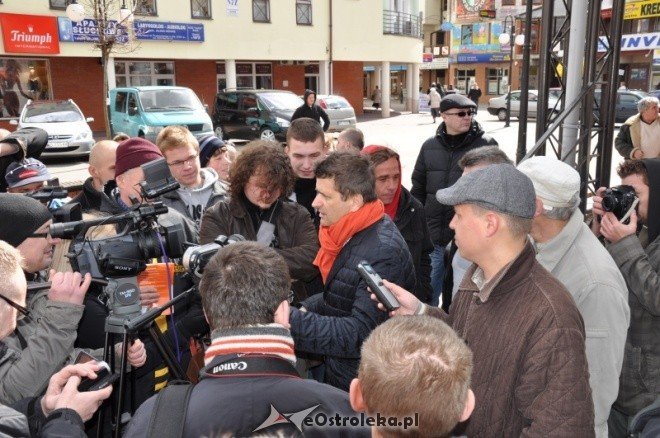 Janusz Palikot w Ostrołęce (09.04.2011) - zdjęcie #9 - eOstroleka.pl