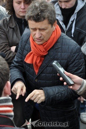 Janusz Palikot w Ostrołęce (09.04.2011) - zdjęcie #4 - eOstroleka.pl