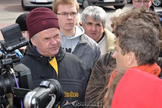 Janusz Palikot w Ostrołęce (09.04.2011) - zdjęcie #2 - eOstroleka.pl
