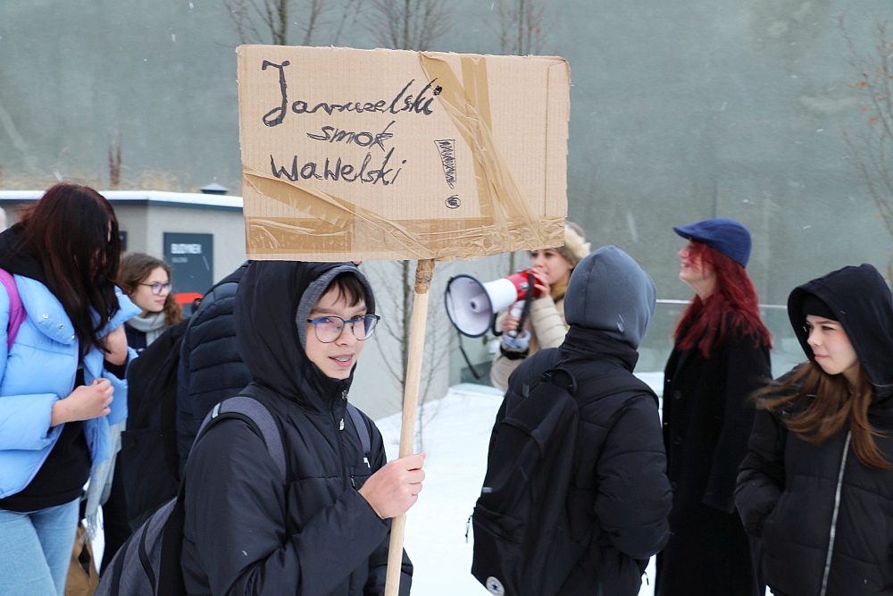 Rocznicę wprowadzenia stanu wojennego upamiętnili grą terenową [14.12.2022] - zdjęcie #27 - eOstroleka.pl