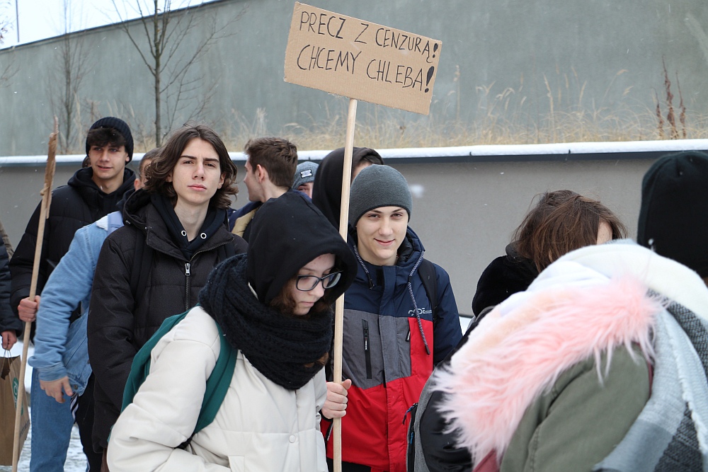 Rocznicę wprowadzenia stanu wojennego upamiętnili grą terenową [14.12.2022] - zdjęcie #26 - eOstroleka.pl