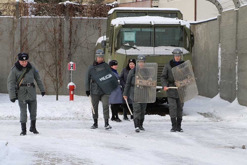 Rocznicę wprowadzenia stanu wojennego upamiętnili grą terenową [14.12.2022] - zdjęcie #20 - eOstroleka.pl