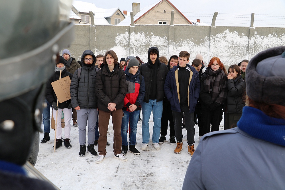 Rocznicę wprowadzenia stanu wojennego upamiętnili grą terenową [14.12.2022] - zdjęcie #2 - eOstroleka.pl