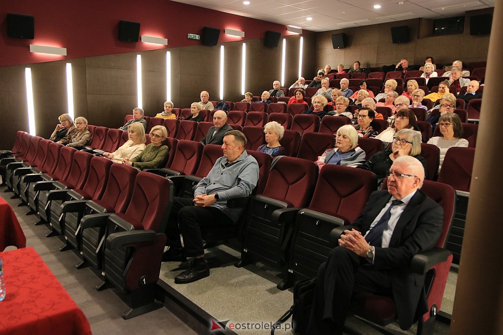 Ostrołęcki Uniwersytet Trzeciego Wieku i spotkania z historią [14.12.2022] - zdjęcie #17 - eOstroleka.pl