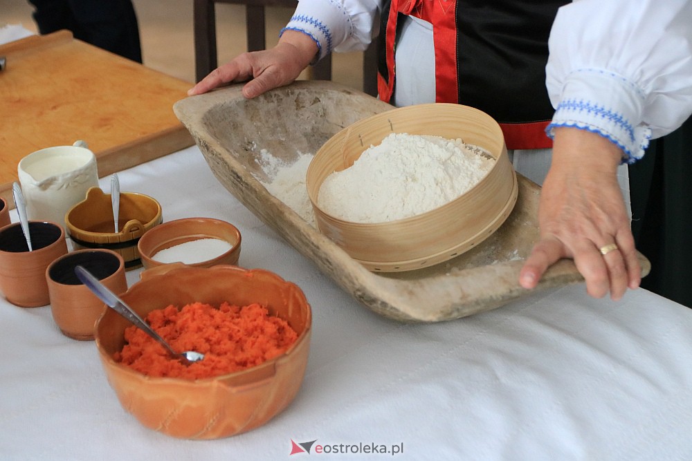 Świąteczna “Mazoprzygoda” z Radiem Kolor w Muzeum Kultury Kurpiowskiej [14.12.2022] - zdjęcie #22 - eOstroleka.pl