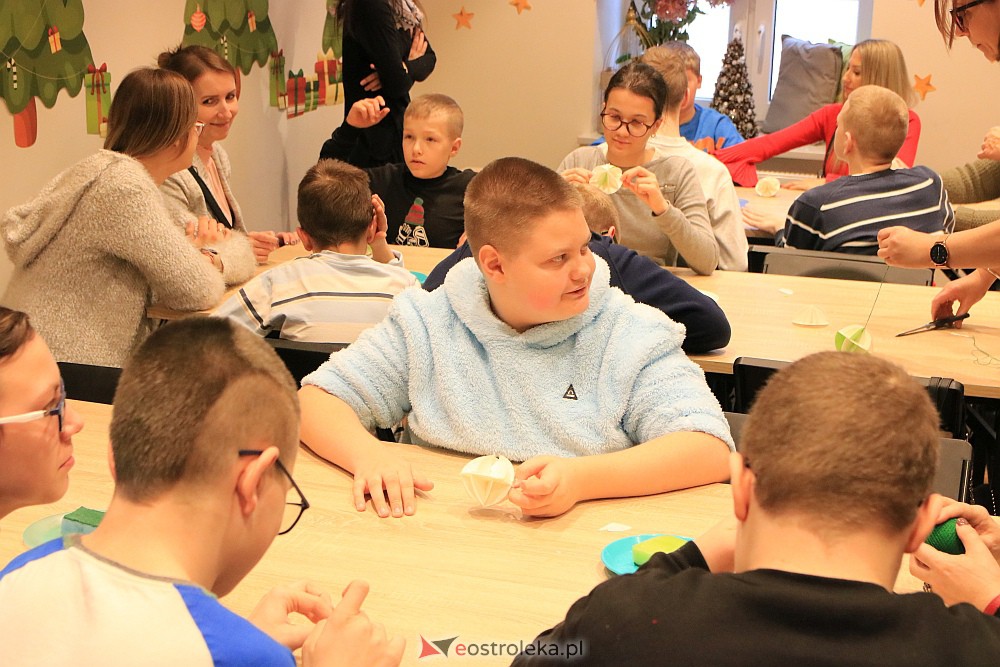 Świąteczna “Mazoprzygoda” z Radiem Kolor w Muzeum Kultury Kurpiowskiej [14.12.2022] - zdjęcie #11 - eOstroleka.pl