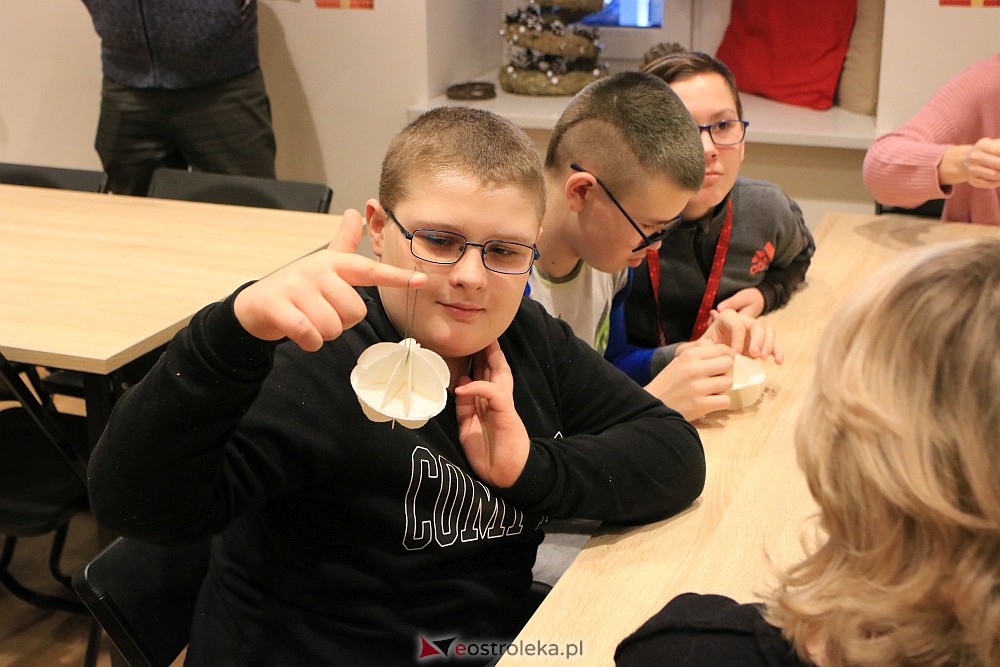 Świąteczna “Mazoprzygoda” z Radiem Kolor w Muzeum Kultury Kurpiowskiej [14.12.2022] - zdjęcie #9 - eOstroleka.pl