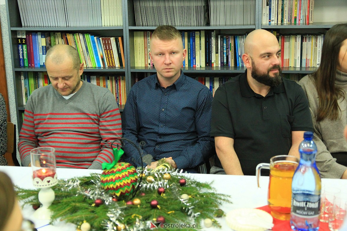 Społeczna Akademia Umiejętności. Podsumowanie roku działalności i rozdanie dyplomów MBA [14.12.2022] - zdjęcie #39 - eOstroleka.pl