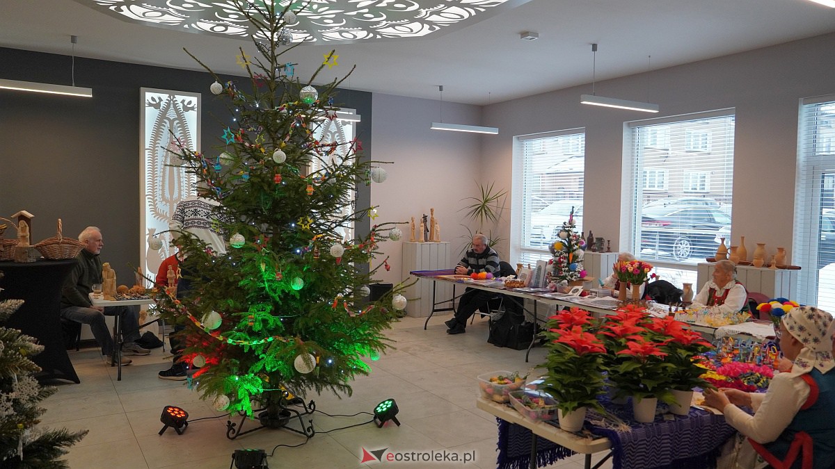 Kurpiowski Jarmark Bożonarodzeniowy w Myszyńcu [15.12.2022] - zdjęcie #8 - eOstroleka.pl