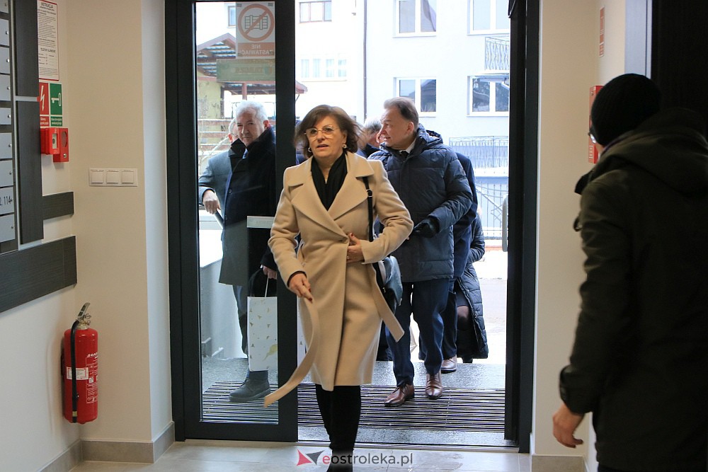 Ostrołęcka filia WUP po remoncie. “Było siermiężnie i socjalistycznie a teraz jest europejsko”. [15.12.2002] - zdjęcie #69 - eOstroleka.pl