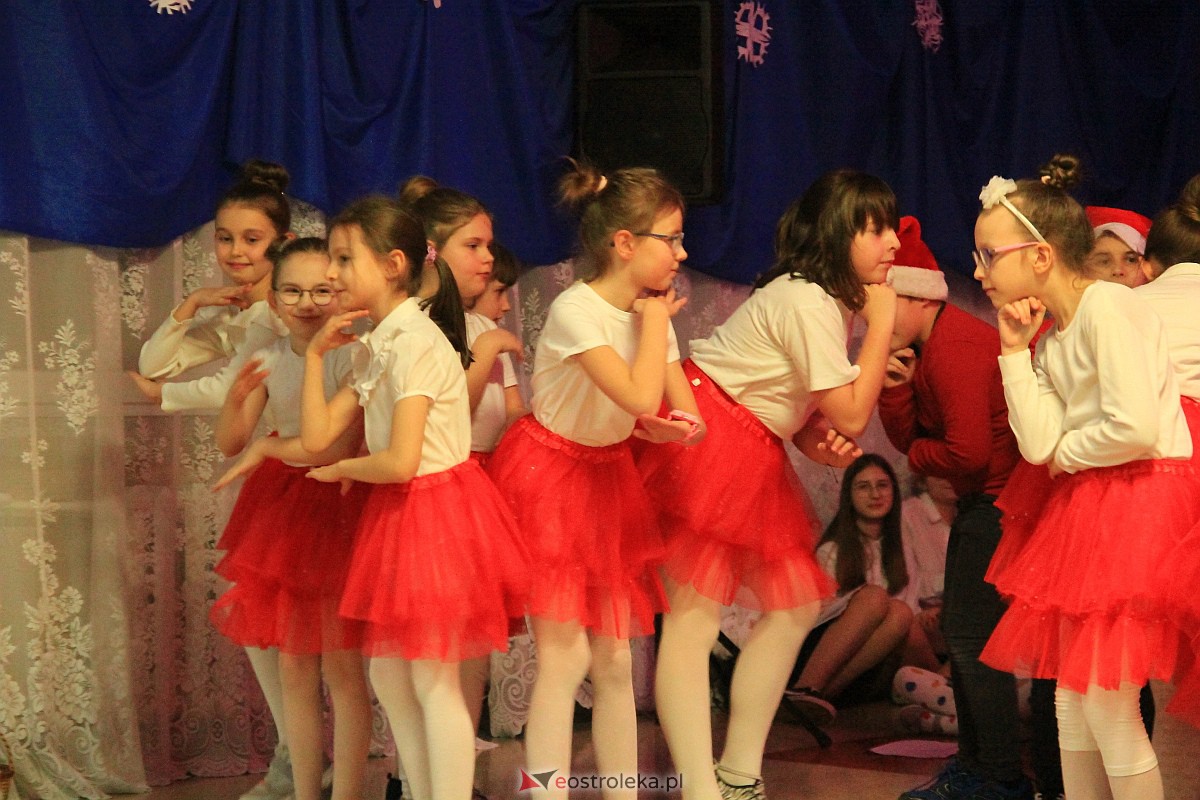 Bożonarodzeniowy kiermasz i koncert pastorałek w “piątce” [15.12.2022] - zdjęcie #23 - eOstroleka.pl