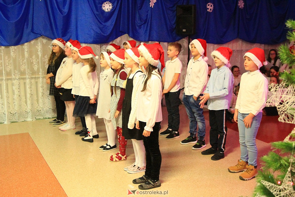 Bożonarodzeniowy kiermasz i koncert pastorałek w “piątce” [15.12.2022] - zdjęcie #11 - eOstroleka.pl