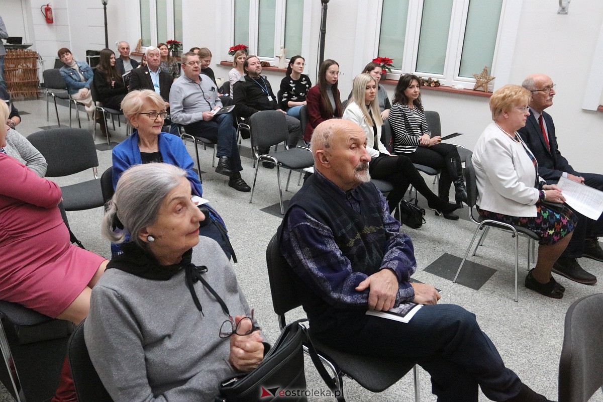 Wystawa „Łazek. Splątane dzieje” [16.12.2022] - zdjęcie #35 - eOstroleka.pl