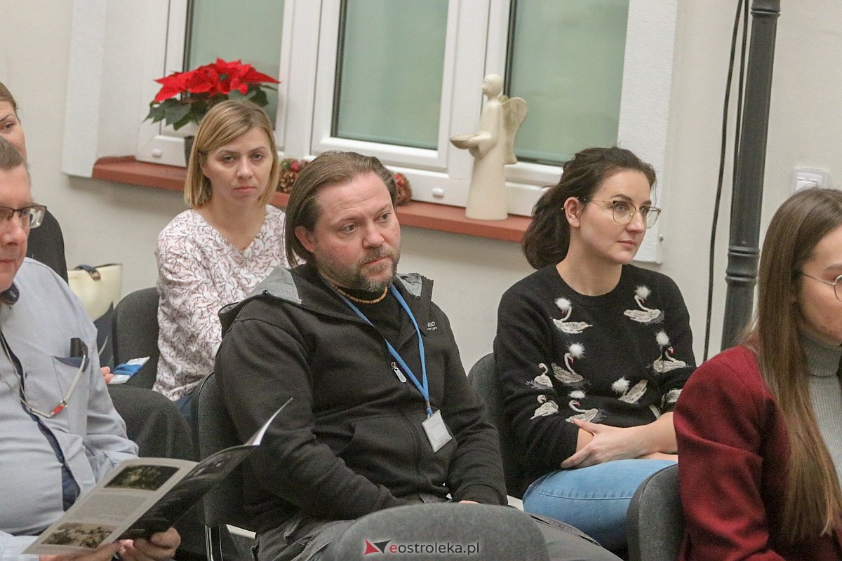 Wystawa „Łazek. Splątane dzieje” [16.12.2022] - zdjęcie #30 - eOstroleka.pl