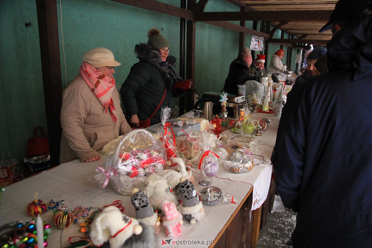 Jarmark bożonarodzeniowy w Kadzidle [17.12.2022] - zdjęcie #169 - eOstroleka.pl