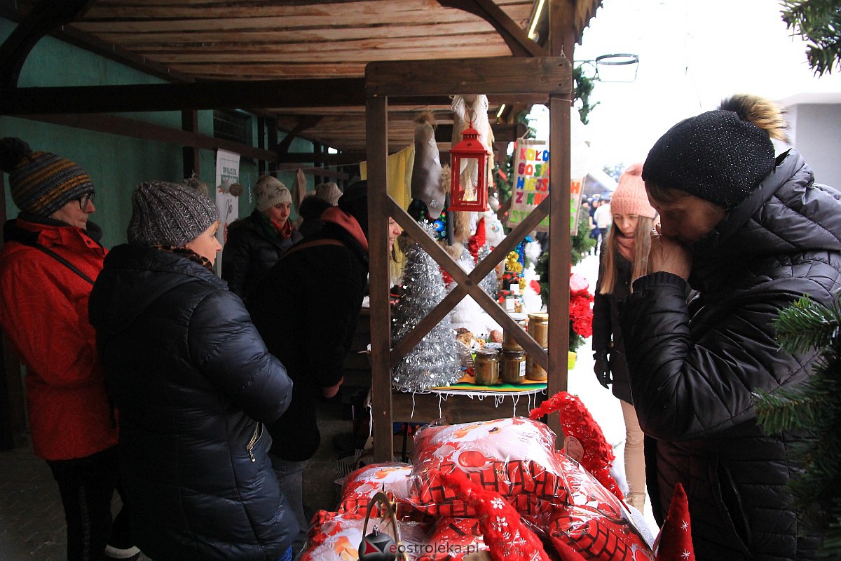 Jarmark bożonarodzeniowy w Kadzidle [17.12.2022] - zdjęcie #142 - eOstroleka.pl