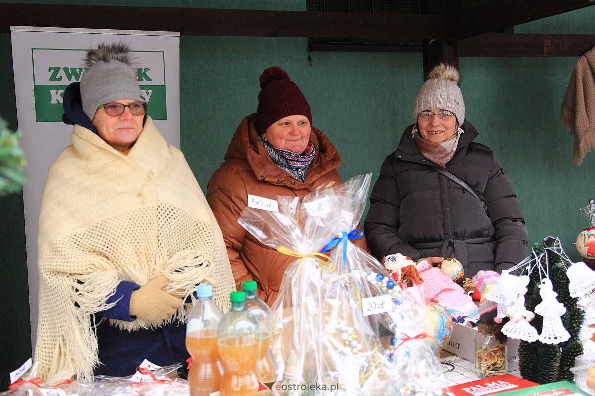 Jarmark bożonarodzeniowy w Kadzidle [17.12.2022] - zdjęcie #128 - eOstroleka.pl