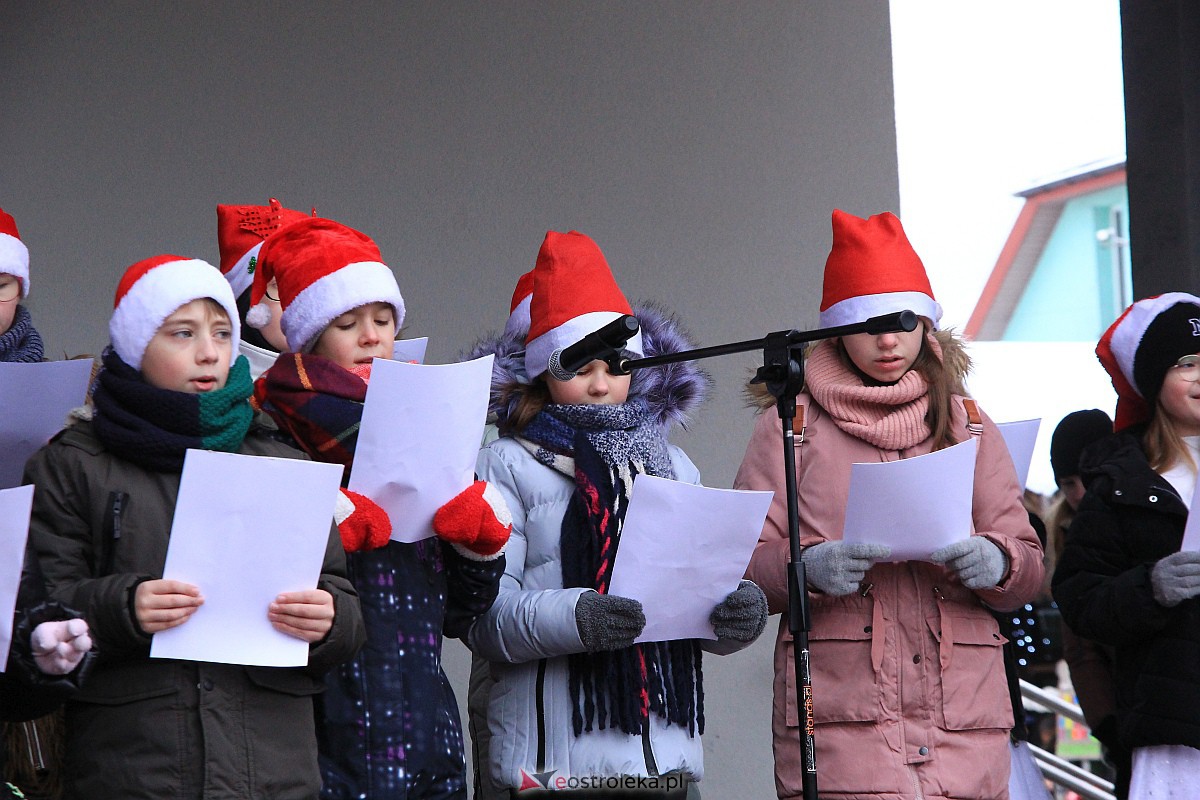 Jarmark bożonarodzeniowy w Kadzidle [17.12.2022] - zdjęcie #129 - eOstroleka.pl