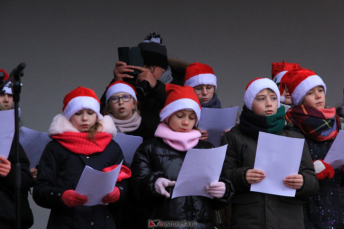 Jarmark bożonarodzeniowy w Kadzidle [17.12.2022] - zdjęcie #127 - eOstroleka.pl