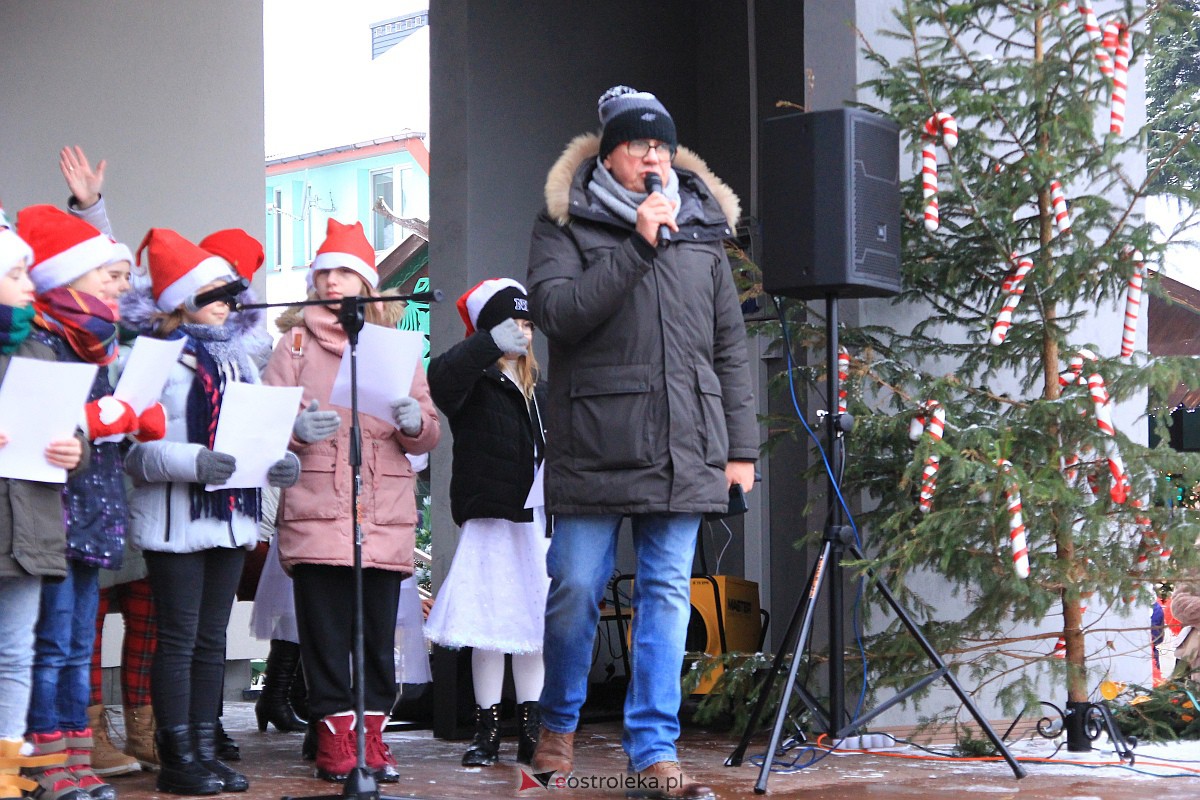Jarmark bożonarodzeniowy w Kadzidle [17.12.2022] - zdjęcie #111 - eOstroleka.pl