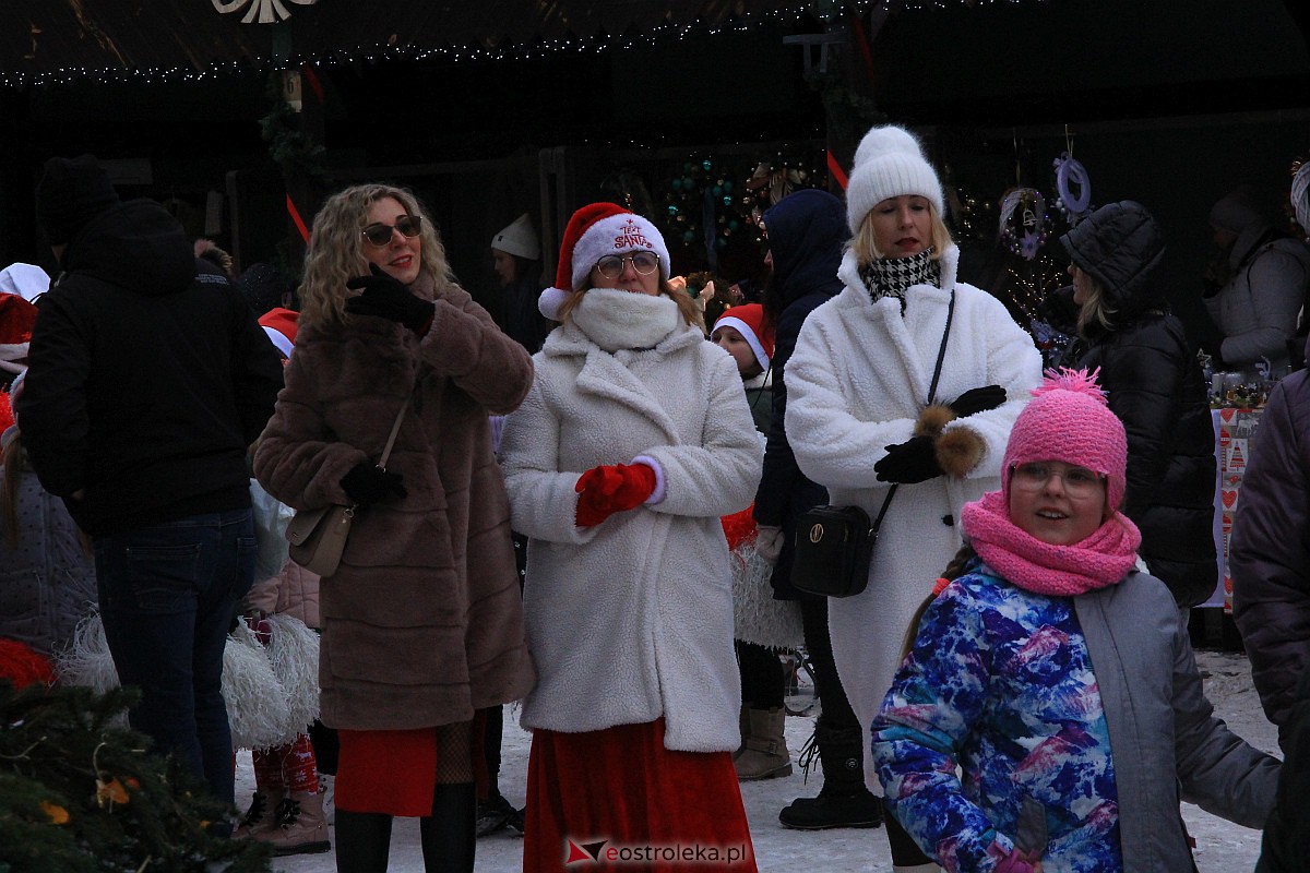 Jarmark bożonarodzeniowy w Kadzidle [17.12.2022] - zdjęcie #107 - eOstroleka.pl