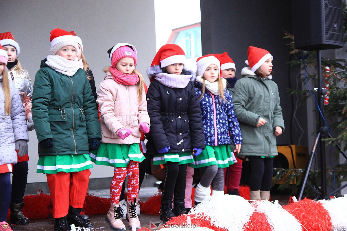Jarmark bożonarodzeniowy w Kadzidle [17.12.2022] - zdjęcie #101 - eOstroleka.pl