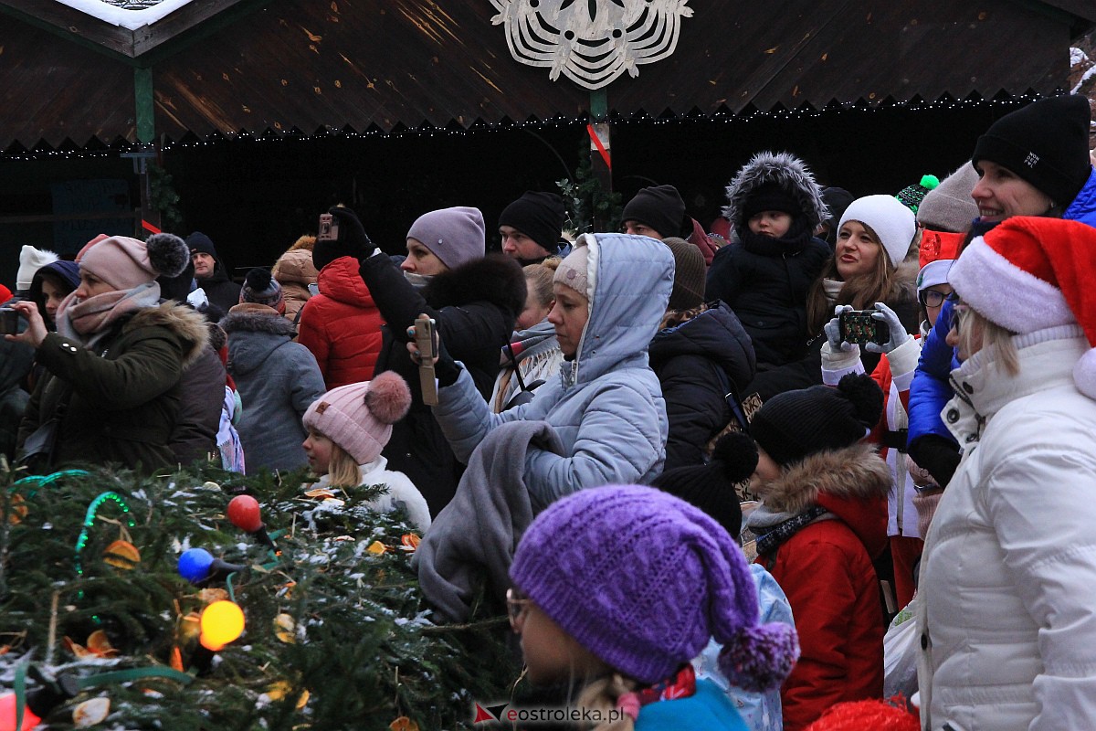 Jarmark bożonarodzeniowy w Kadzidle [17.12.2022] - zdjęcie #96 - eOstroleka.pl