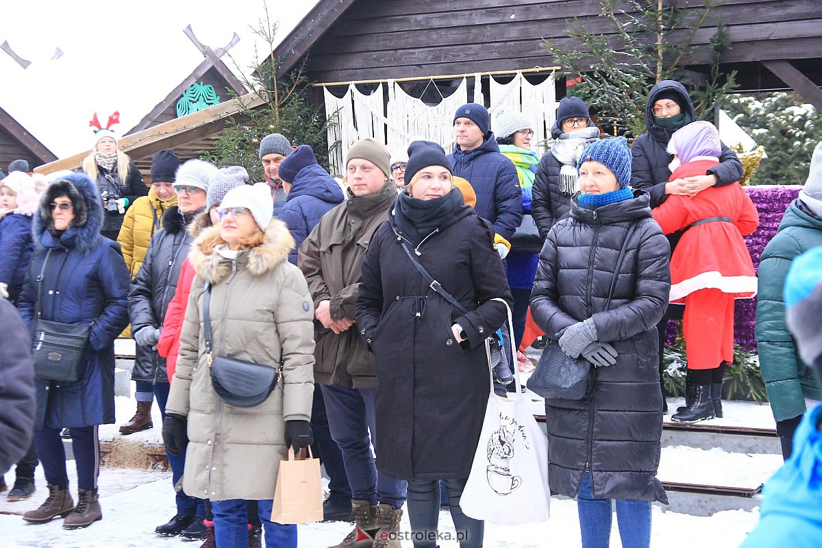 Jarmark bożonarodzeniowy w Kadzidle [17.12.2022] - zdjęcie #95 - eOstroleka.pl