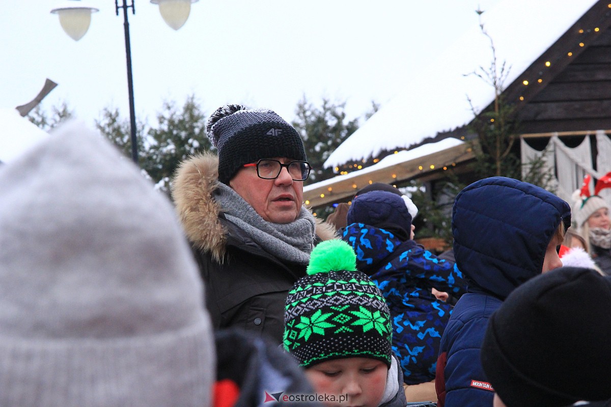 Jarmark bożonarodzeniowy w Kadzidle [17.12.2022] - zdjęcie #85 - eOstroleka.pl