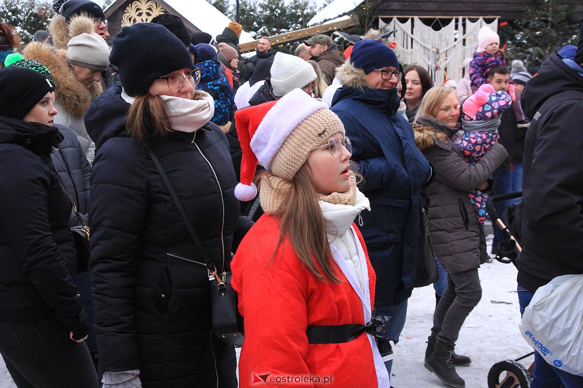 Jarmark bożonarodzeniowy w Kadzidle [17.12.2022] - zdjęcie #84 - eOstroleka.pl