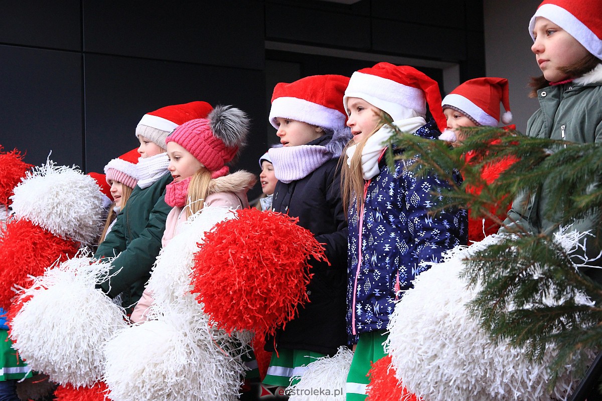 Jarmark bożonarodzeniowy w Kadzidle [17.12.2022] - zdjęcie #82 - eOstroleka.pl